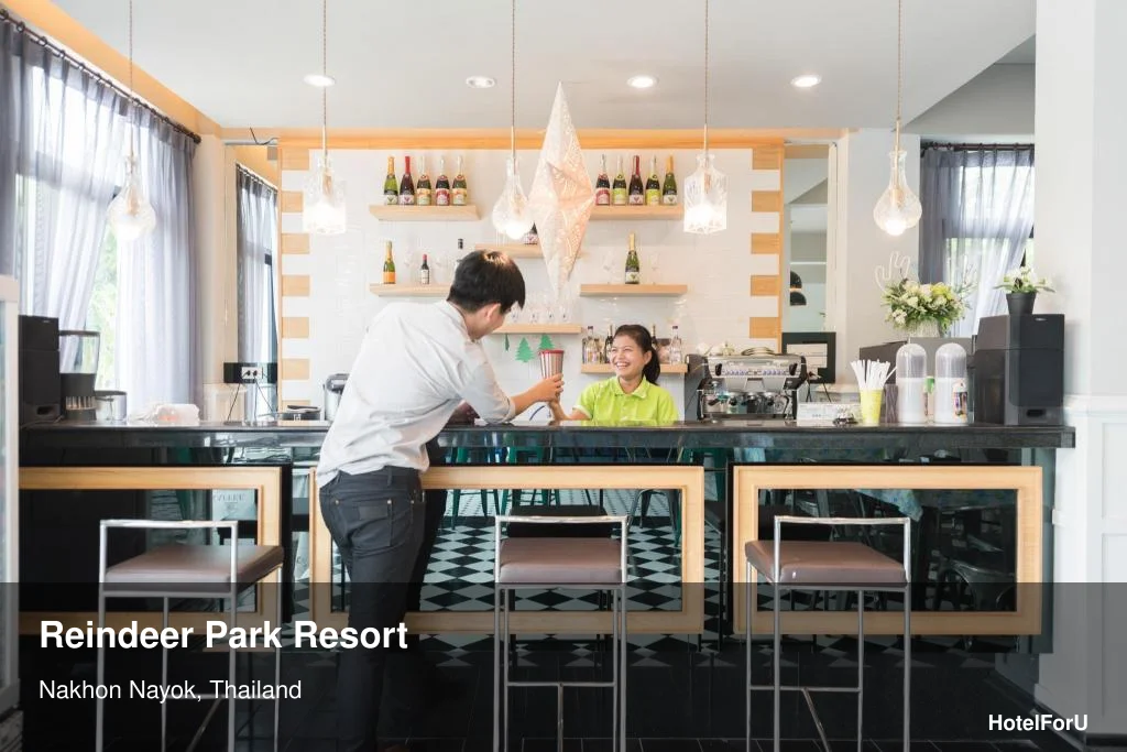 Reindeer Park Resort in Nakhon Nayok — Pool & Café